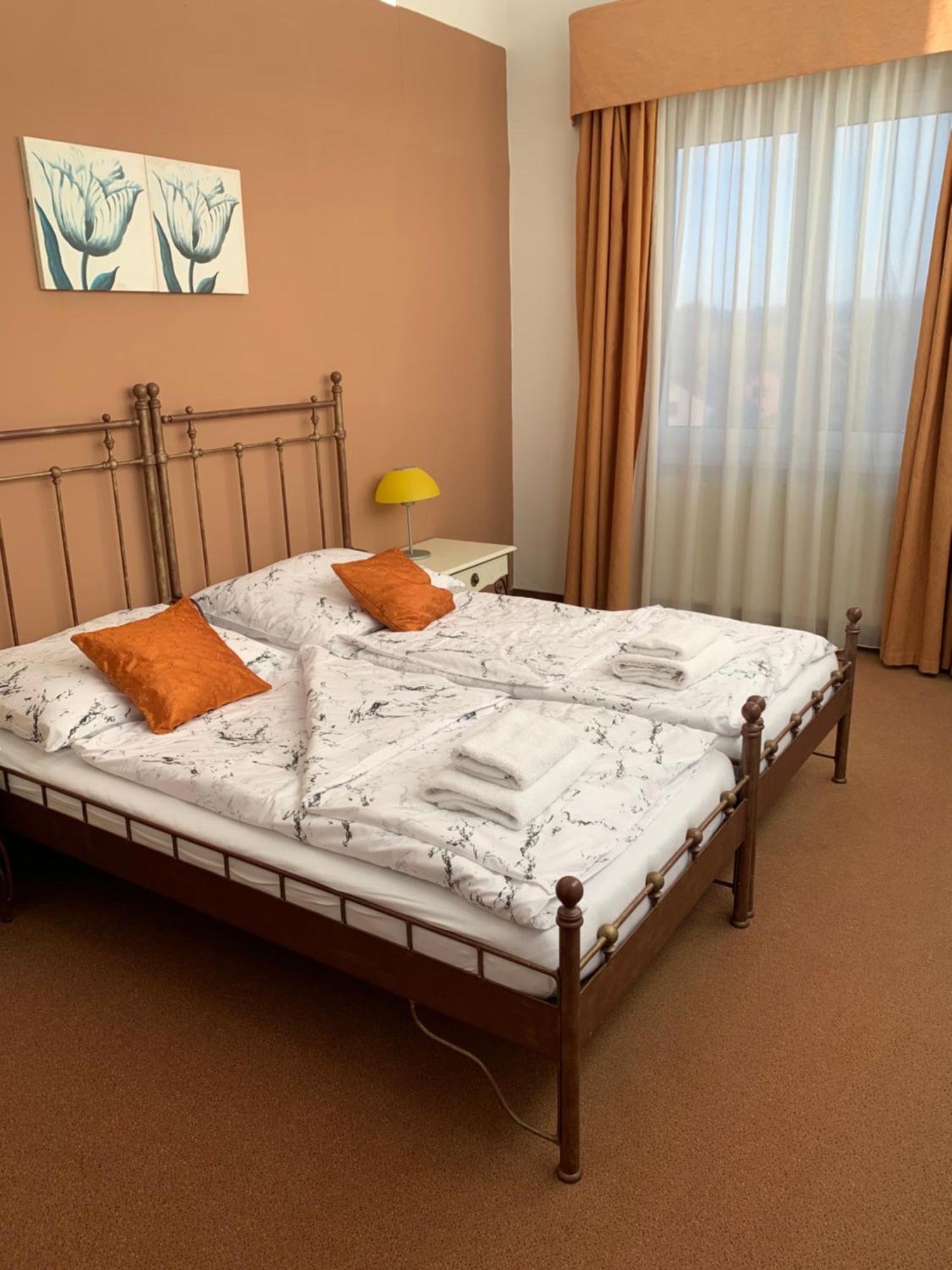 Sporthotel Patriot Litoměřice Esterno foto